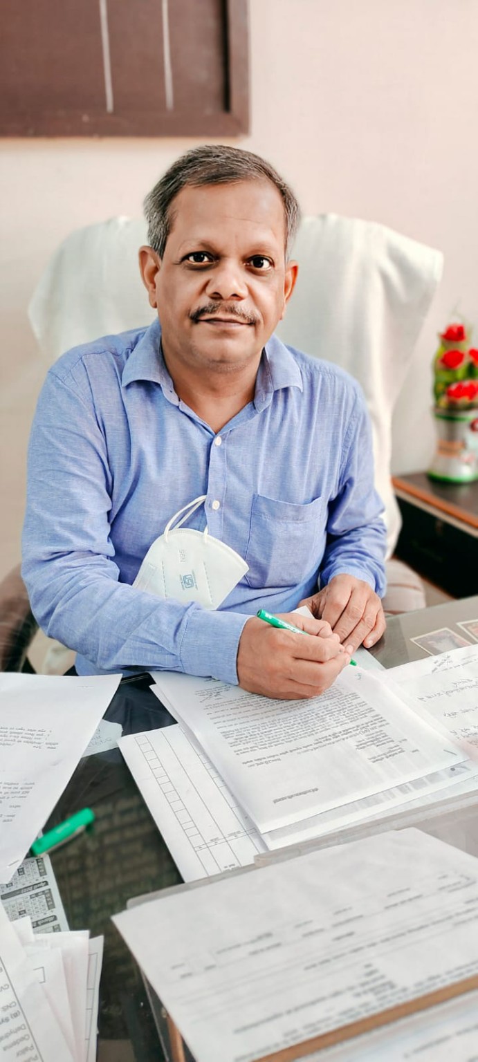 Vineet Kumar Pandey, Principal